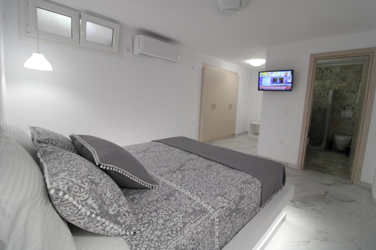 Plaka Philoxenia Apartments Exterior photo